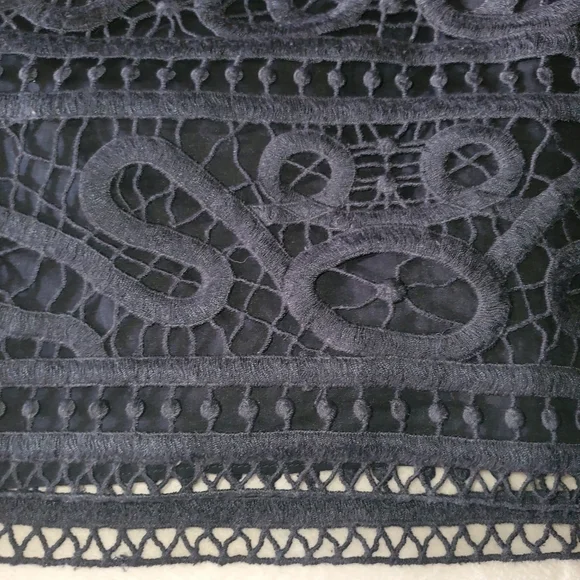 CLUB MONACO mini skirt. - Picture 3 of 9